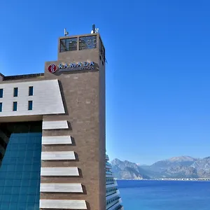 ***** Szálloda Ramada Plaza Törökország
